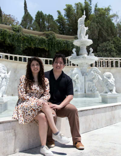 imagen, fotografo, cuernavaca, fotografos, morelos, sesiones,save the date- preboda- jardines de mexico- jardin italiano,fuente, sentados, pareja